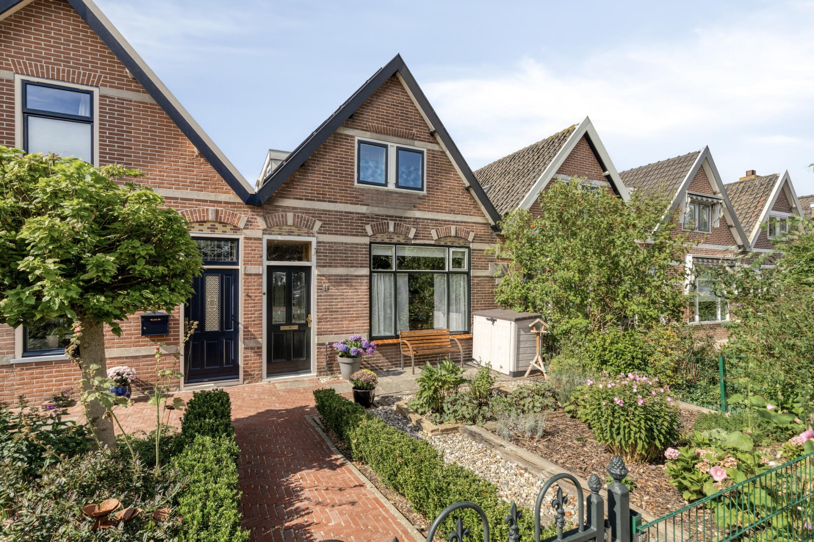 Tussenwoning te koop: Stationsweg 22, Schagen