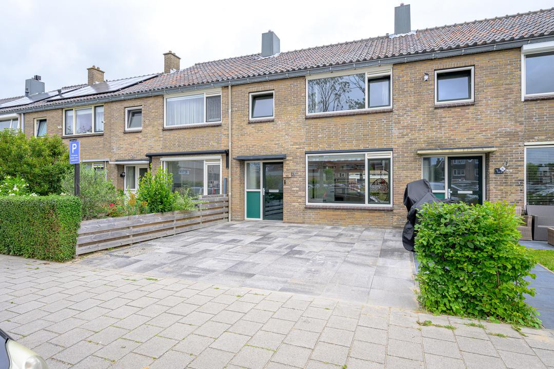 Tussenwoning te koop: Schubertstraat 10, Schagen