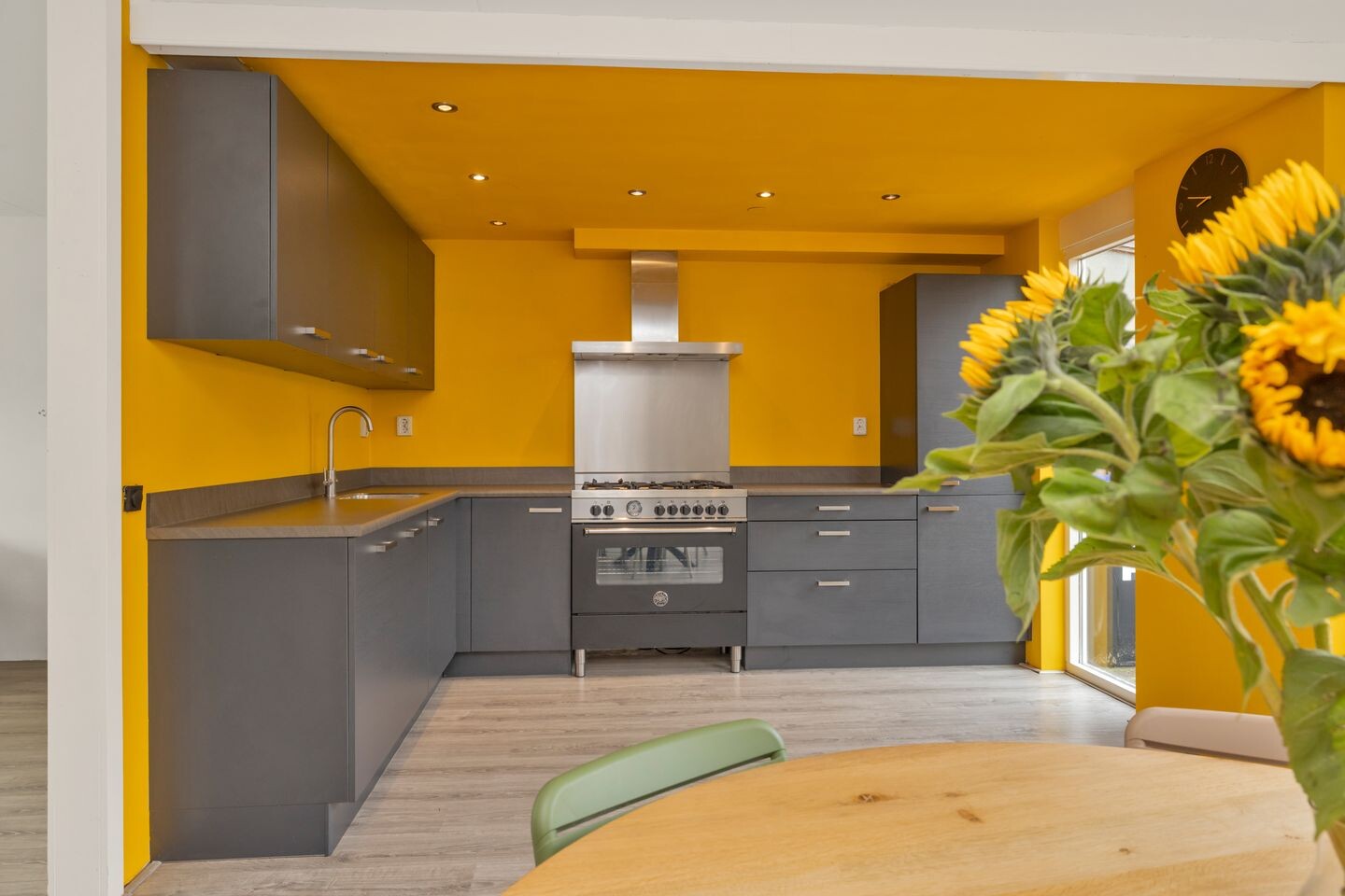 Tussenwoning te koop: De Boog 11, Schagen