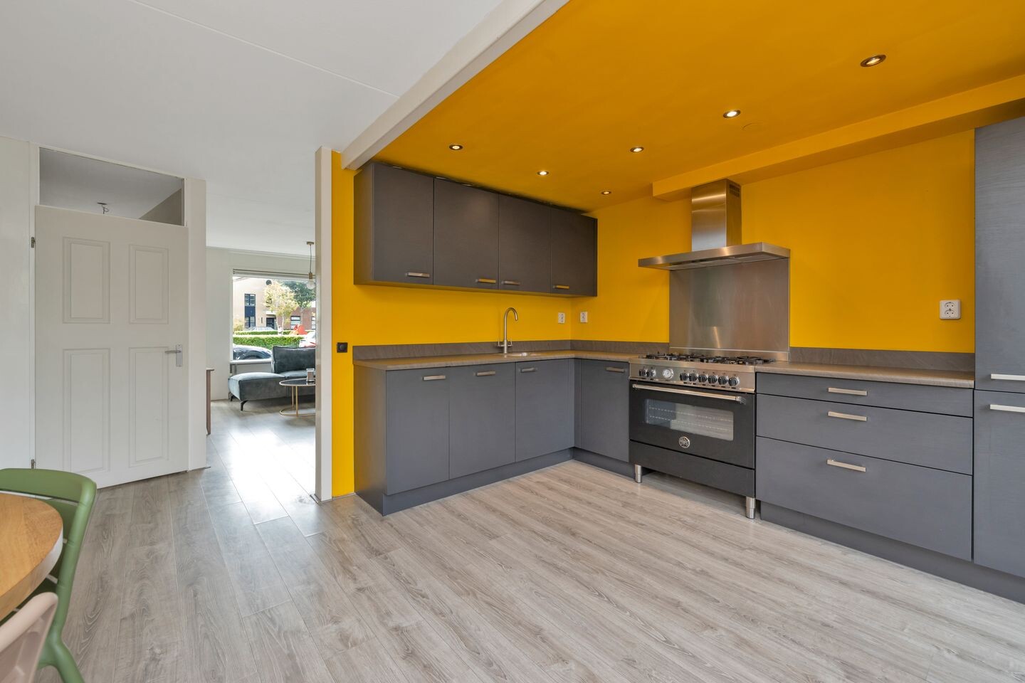 Tussenwoning te koop: De Boog 11, Schagen