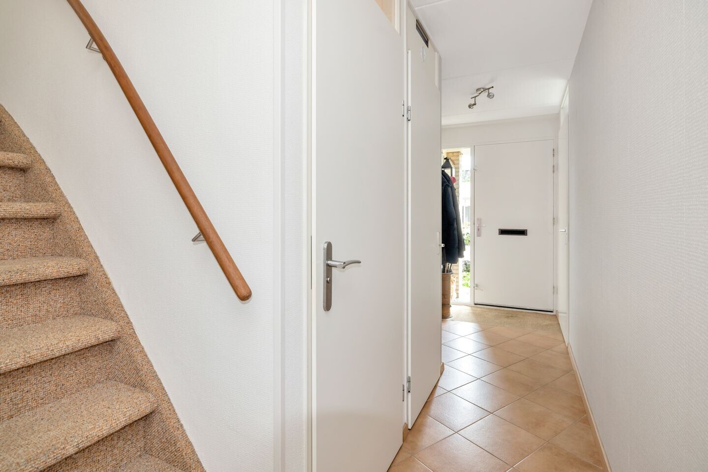 Twee-onder-één-kap te koop: De Tuinen 17, Schagen