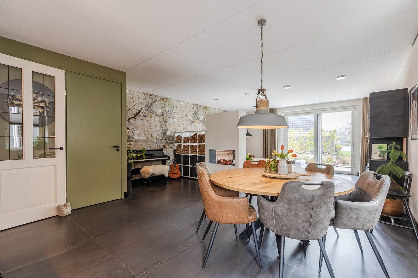 Tussenwoning te koop: Leng 51, Schagen
