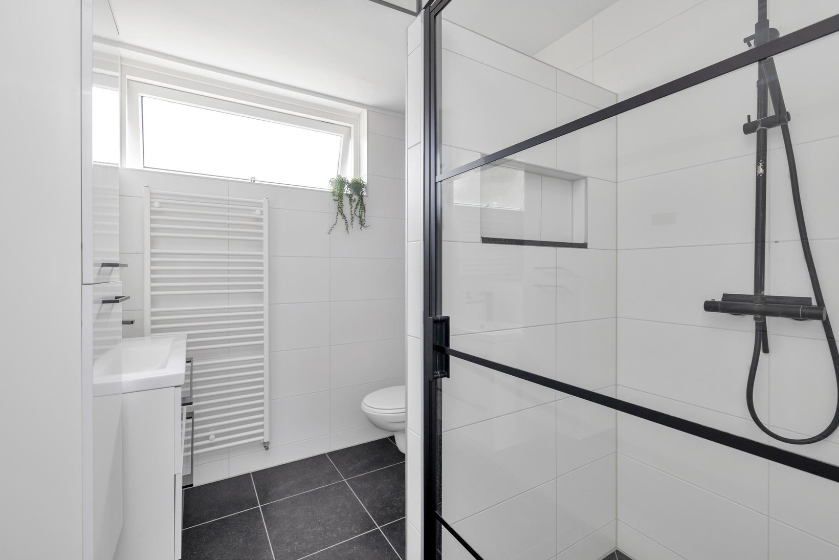 Tussenwoning te koop: Haagbeukstraat 23, Schagen