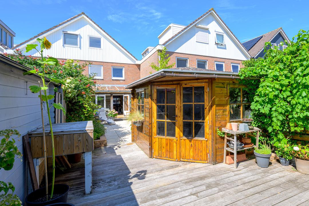Tussenwoning te koop: Seringenhof 33, Schagen