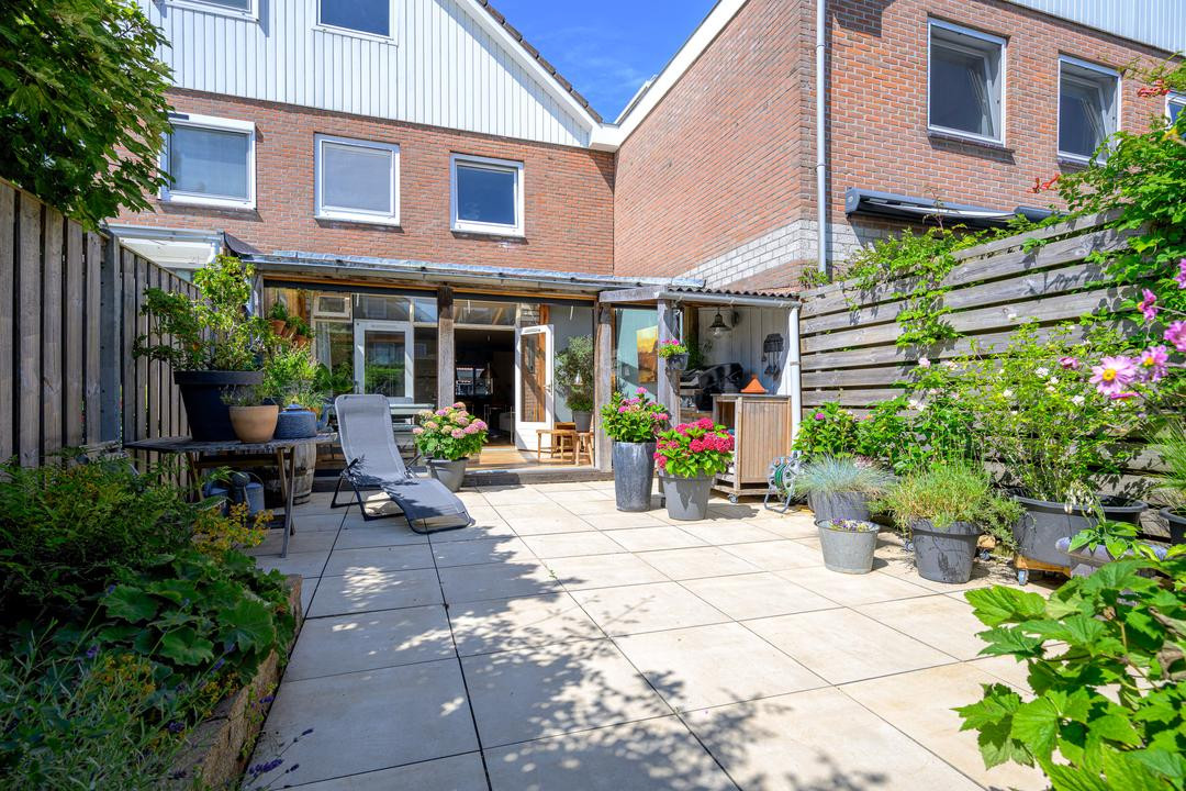 Tussenwoning te koop: Seringenhof 33, Schagen