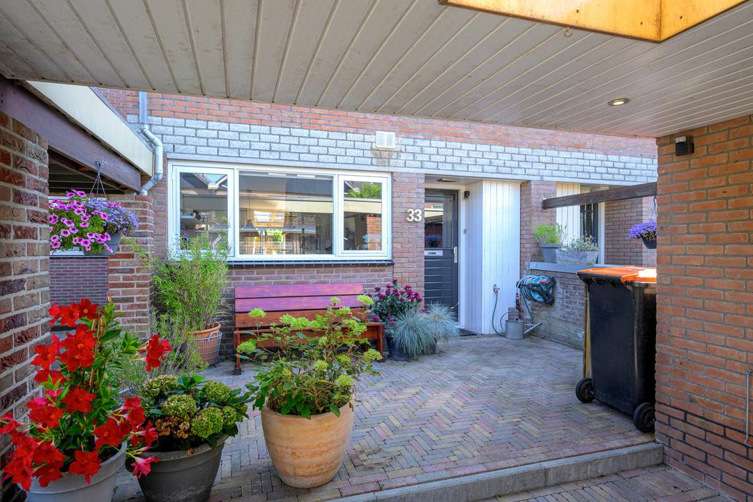 Tussenwoning te koop: Seringenhof 33, Schagen