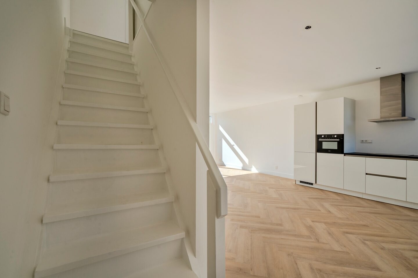 Tussenwoning te koop: Seringenhof 77, Schagen