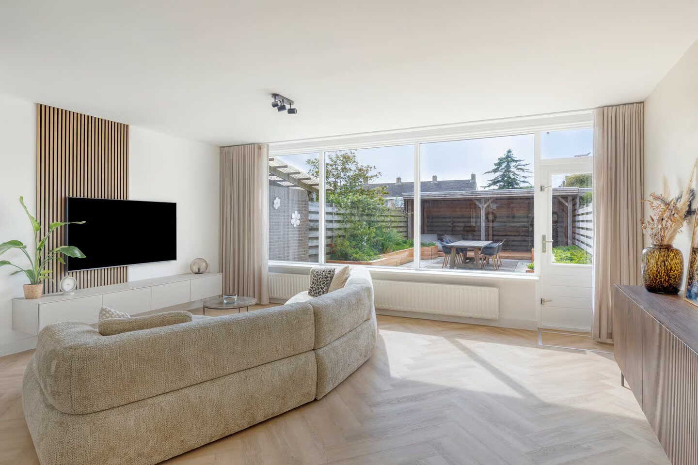 Tussenwoning te koop: Seringenhof 77, Schagen