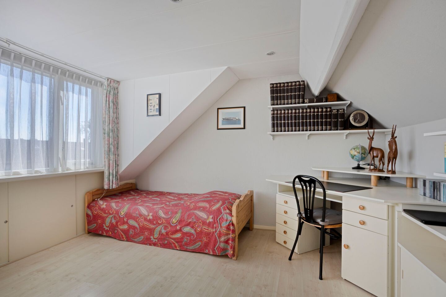 Tussenwoning te koop: Wilgenlaan 8, Schagen