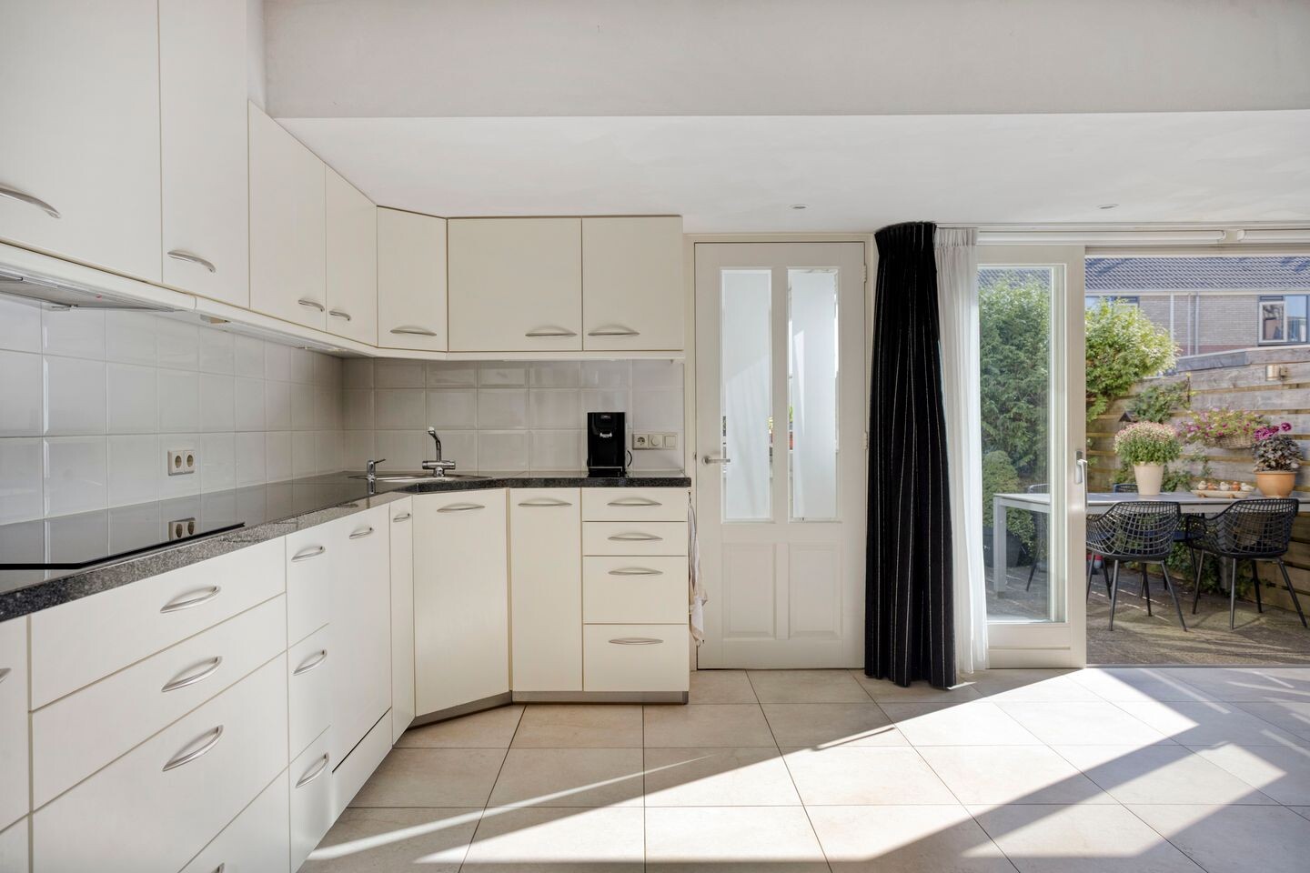 Tussenwoning te koop: Wilgenlaan 8, Schagen