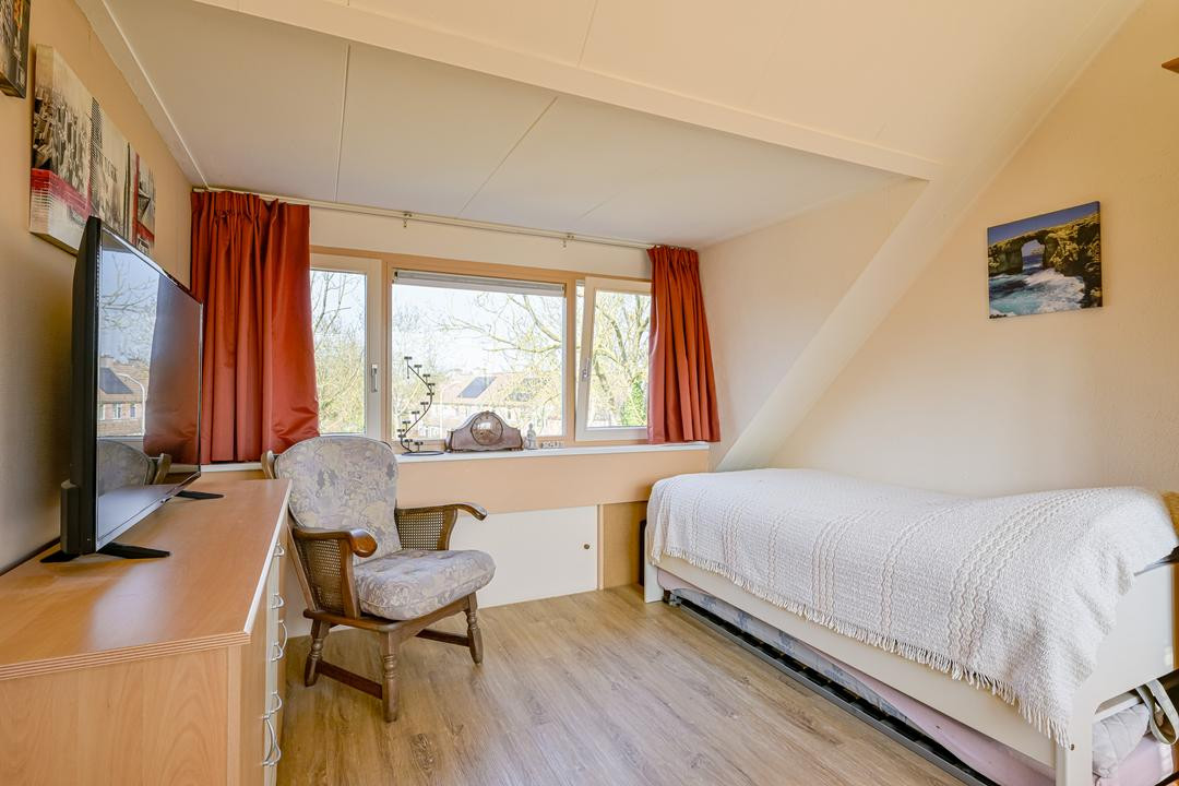 Tussenwoning te koop: Spreeuwenlaan 15, Schagen