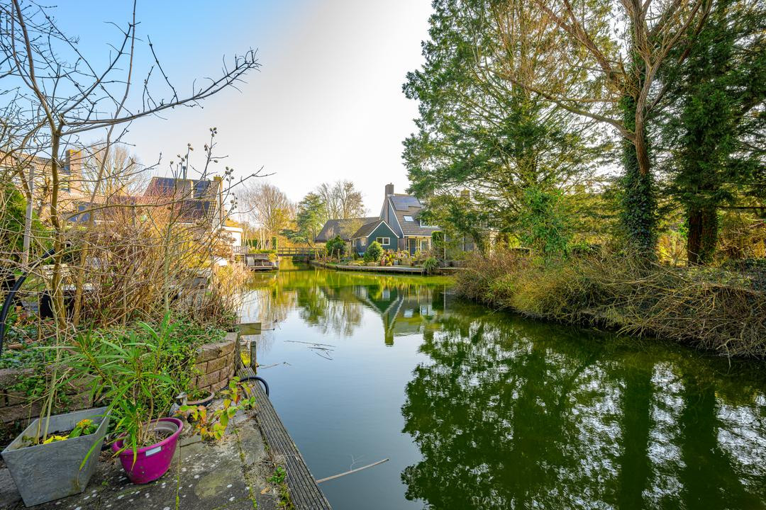 Tussenwoning te koop: Spreeuwenlaan 15, Schagen