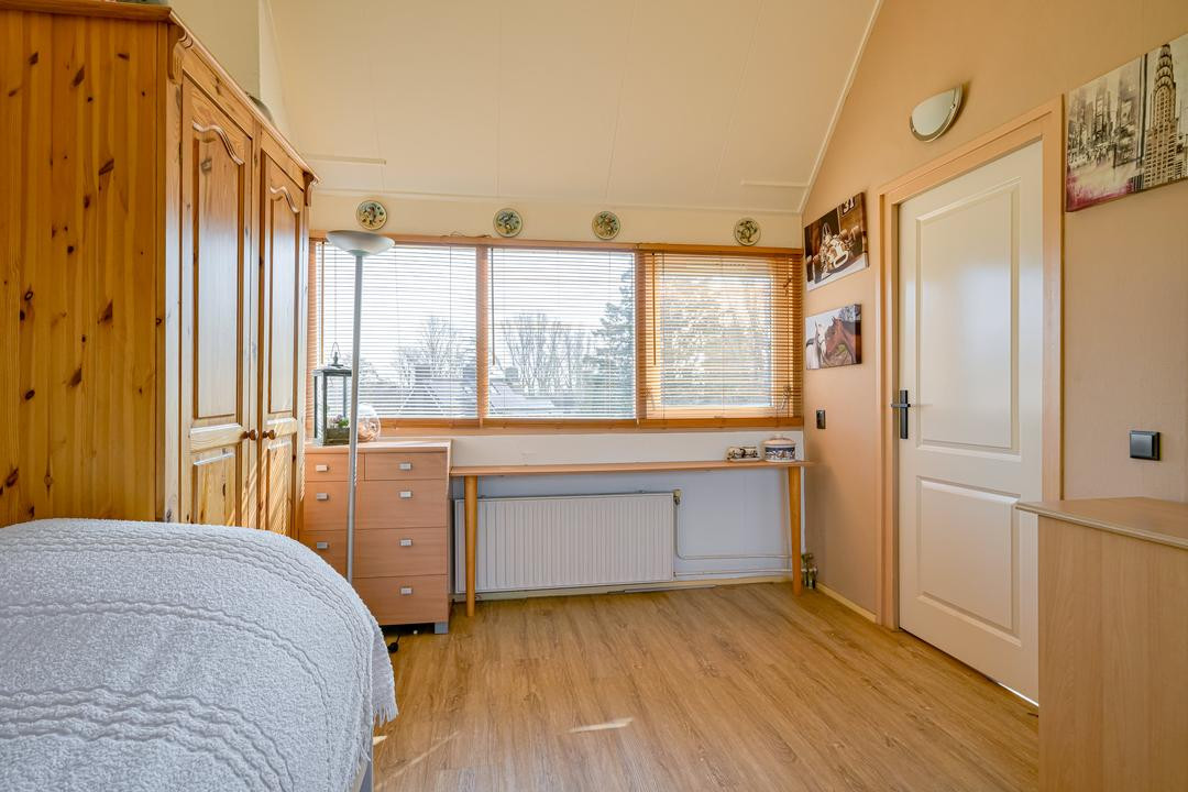 Tussenwoning te koop: Spreeuwenlaan 15, Schagen
