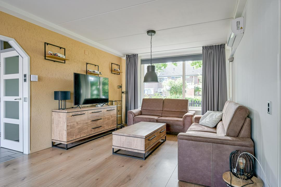Tussenwoning te koop: Roodborstjeslaan 25, Schagen