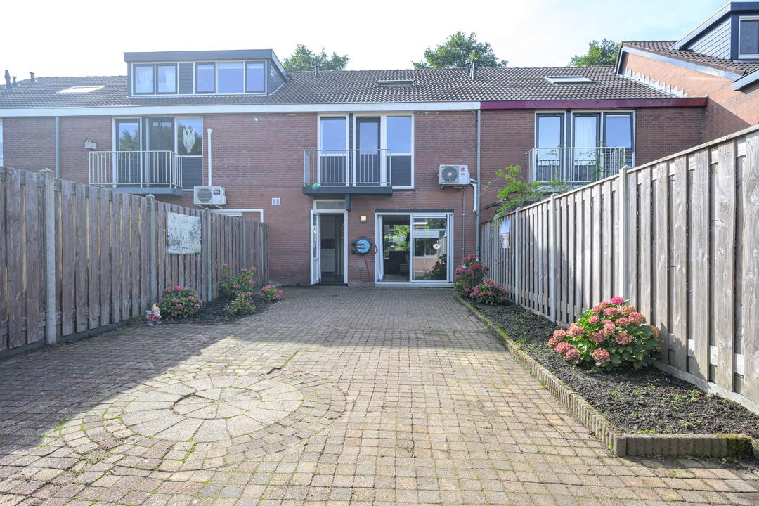 Tussenwoning te koop: Roodborstjeslaan 25, Schagen