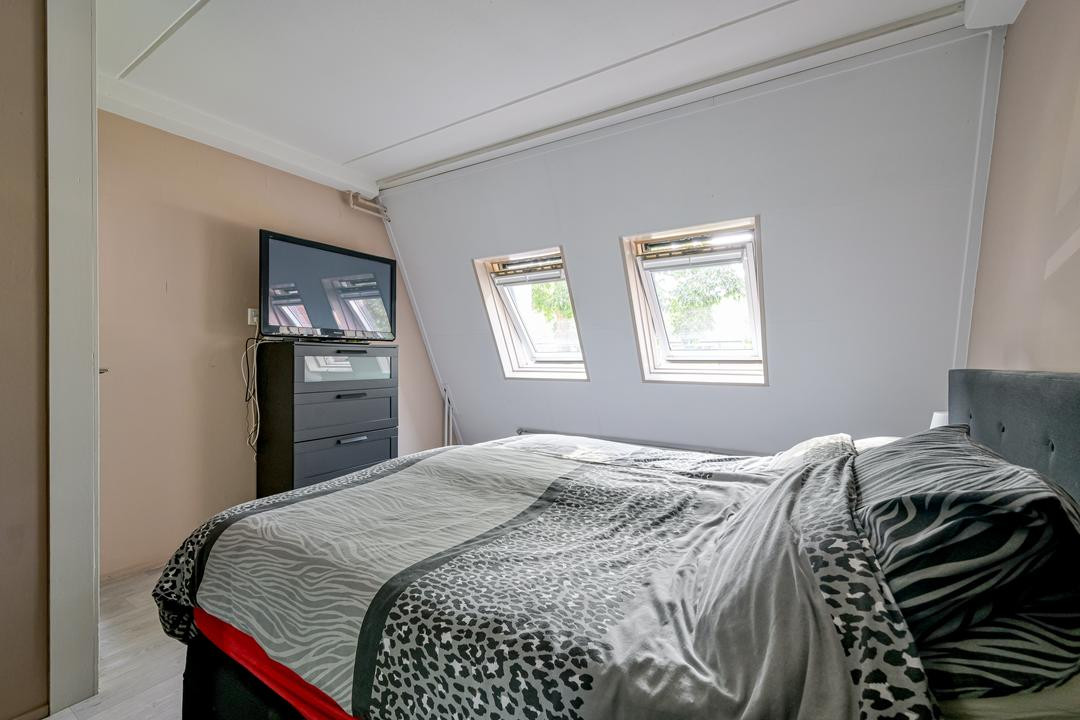 Tussenwoning te koop: Roodborstjeslaan 25, Schagen