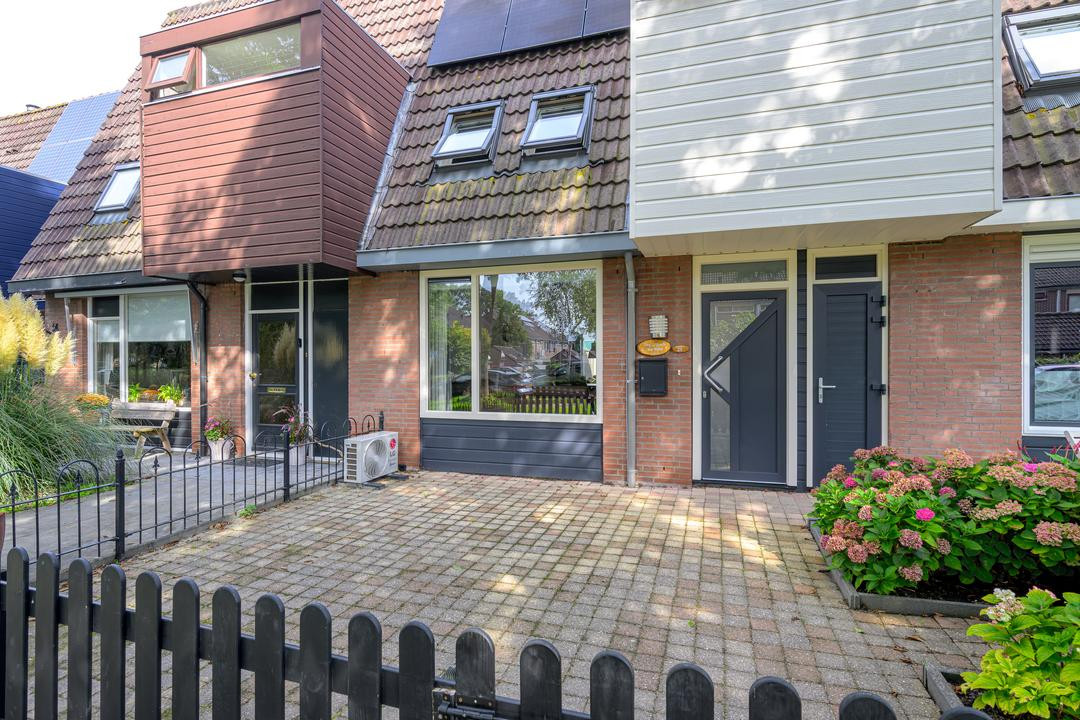 Tussenwoning te koop: Roodborstjeslaan 25, Schagen