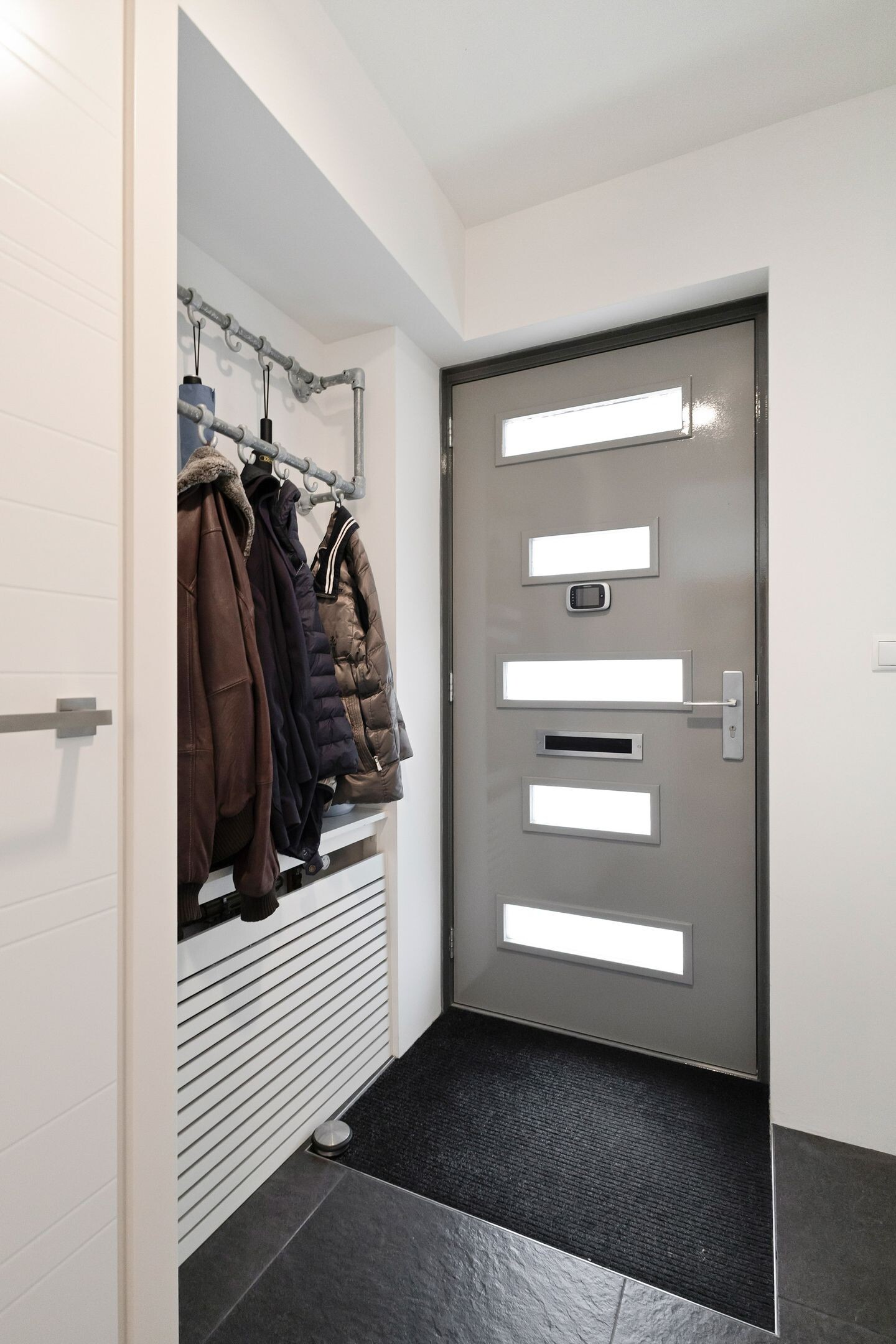 Tussenwoning te koop: Alie Postmastraat 17, Schagen