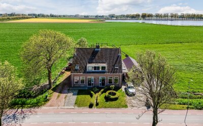 Middenweg 16