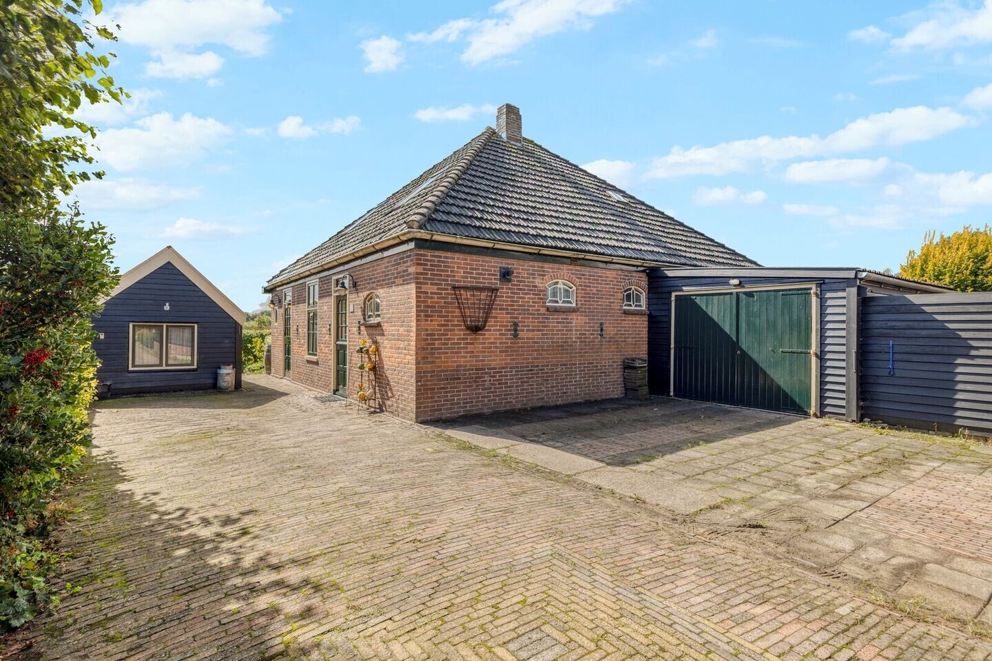 Vrijstaande woning te koop: Kerkbuurt 12, Tuitjenhorn