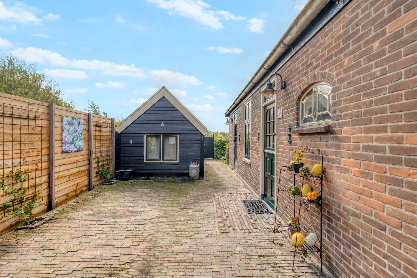 Vrijstaande woning te koop: Kerkbuurt 12, Tuitjenhorn
