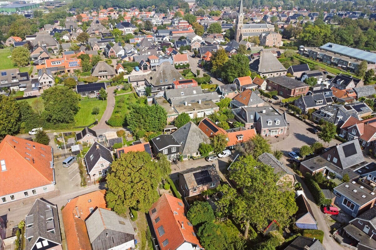 Twee-onder-één-kap te koop: Dorpsstraat 198, Warmenhuizen