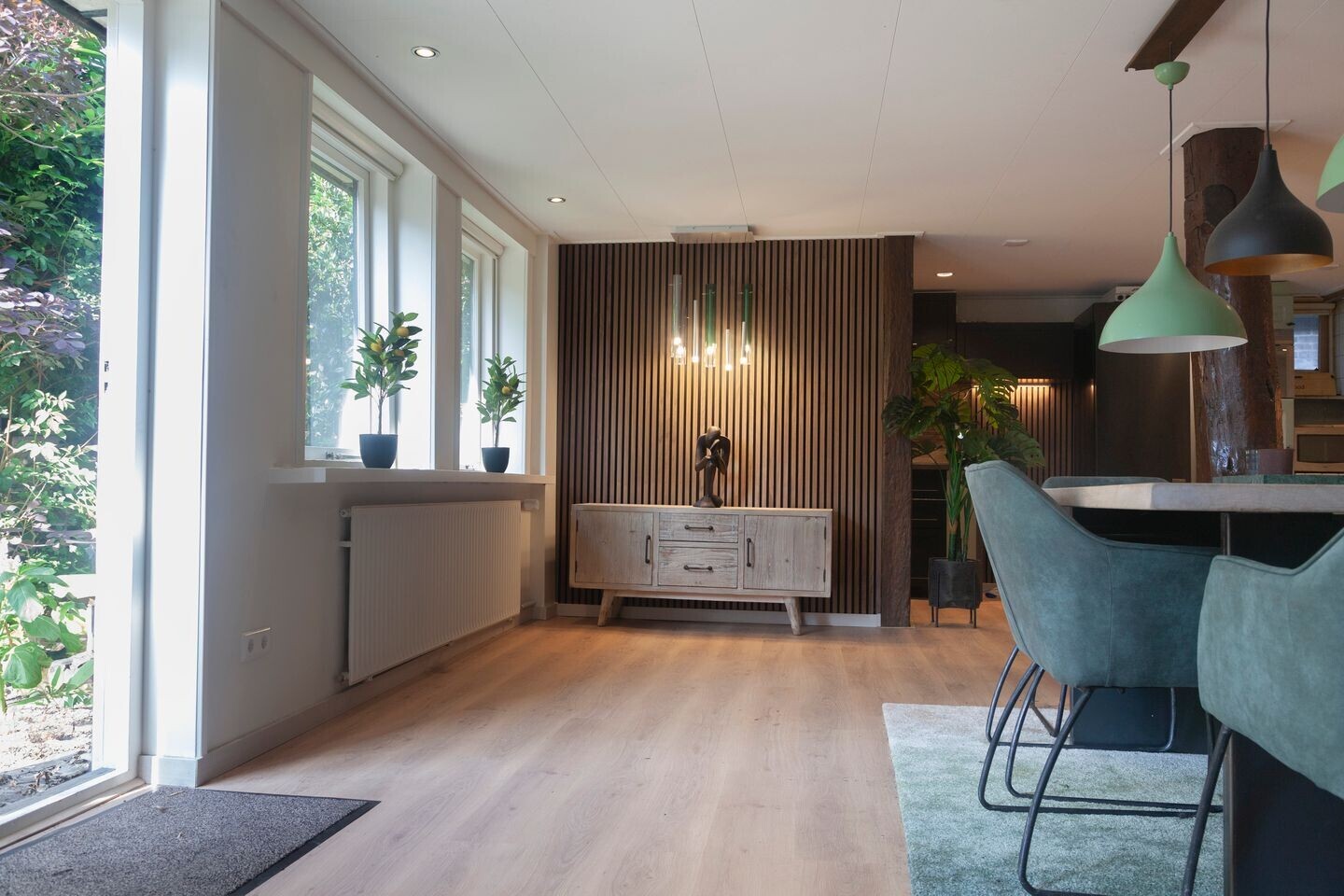 Twee-onder-één-kap te koop: Dorpsstraat 198, Warmenhuizen