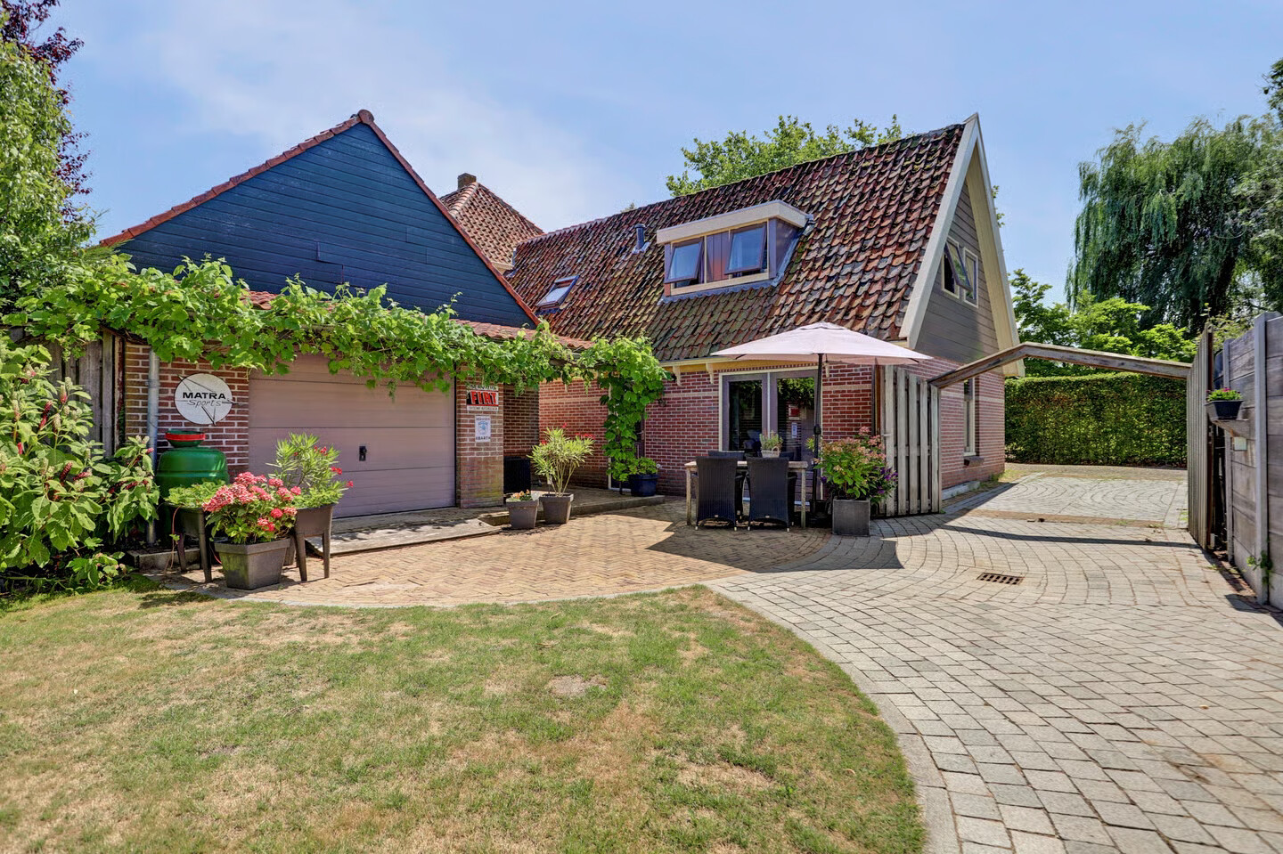 Vrijstaande woning te koop: Westfriesedijk 27, Warmenhuizen