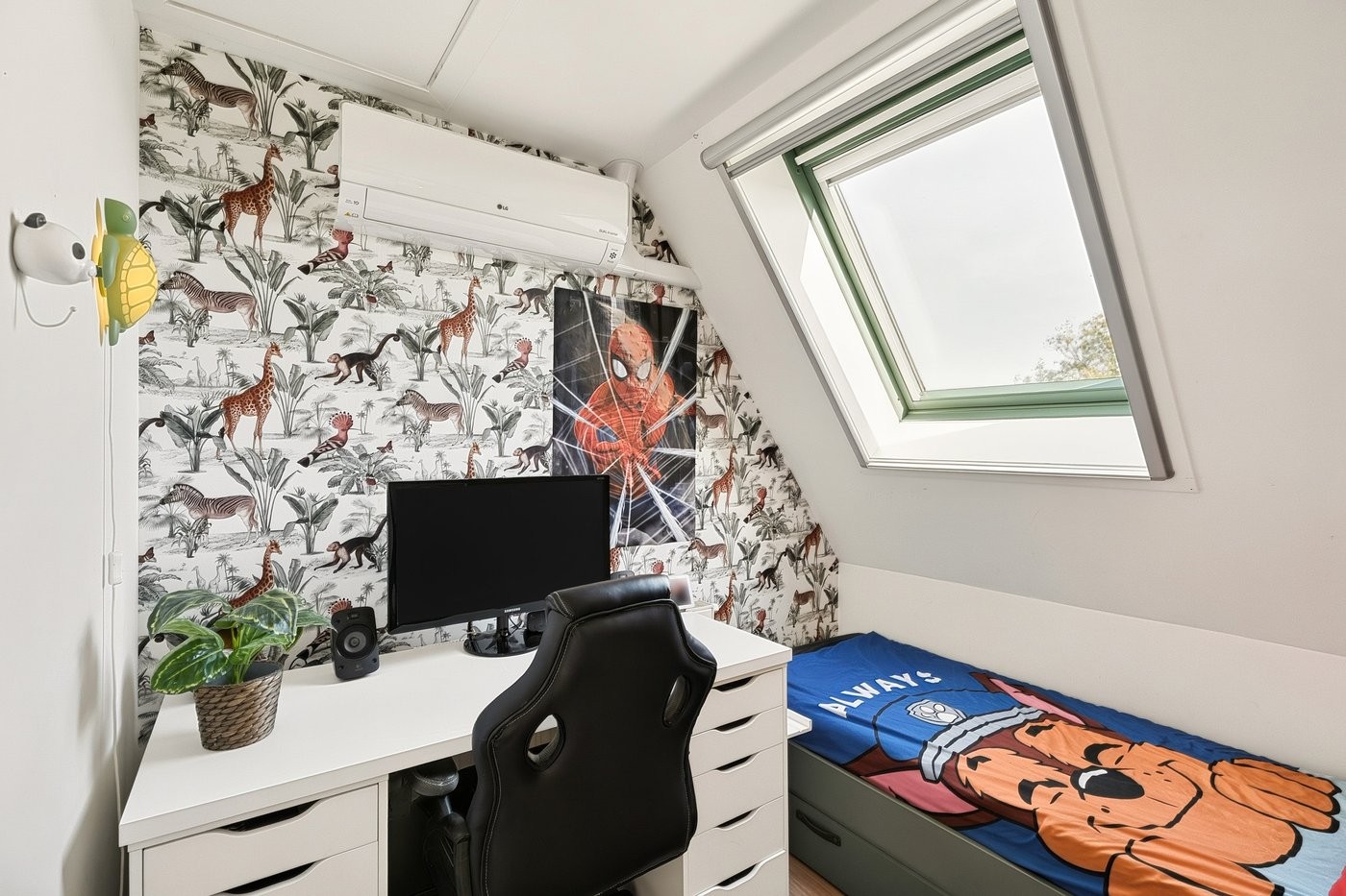 Twee-onder-één-kap te koop: Grote Sloot 282, Schagerbrug