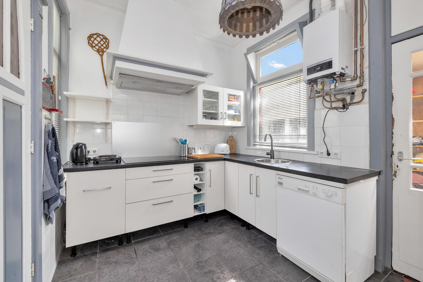 Vrijstaande woning te koop: Grote Sloot 200, Sint Maartensbrug