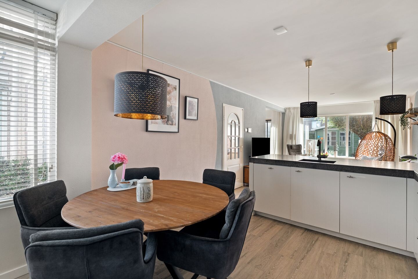 Tussenwoning te koop: Sternstraat 10, Petten