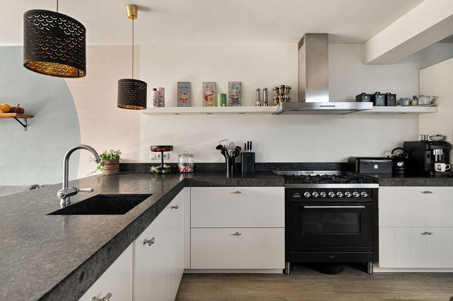 Tussenwoning te koop: Sternstraat 10, Petten