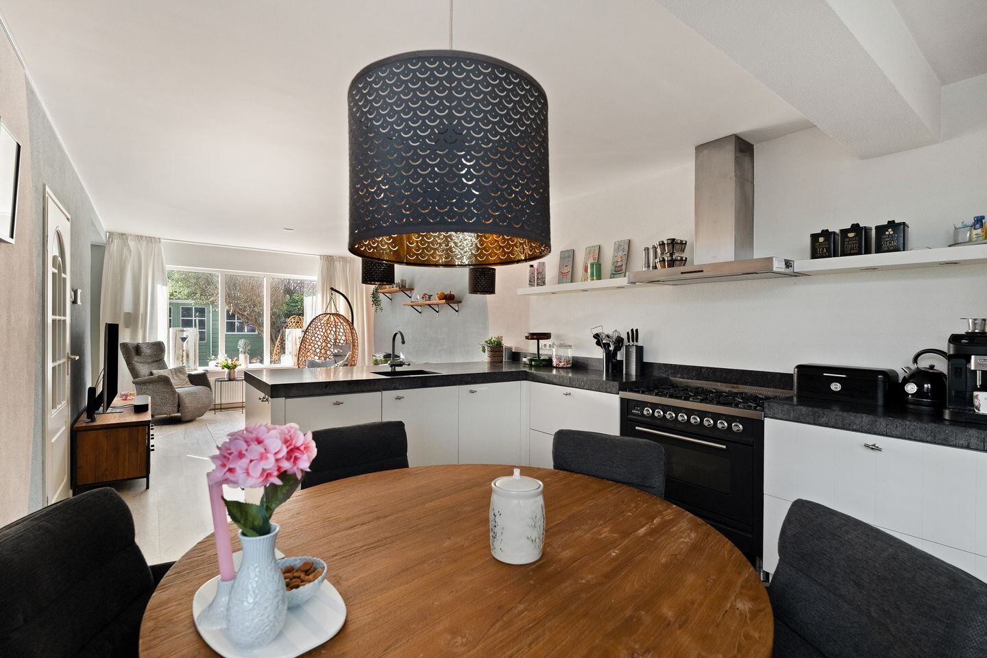 Tussenwoning te koop: Sternstraat 10, Petten