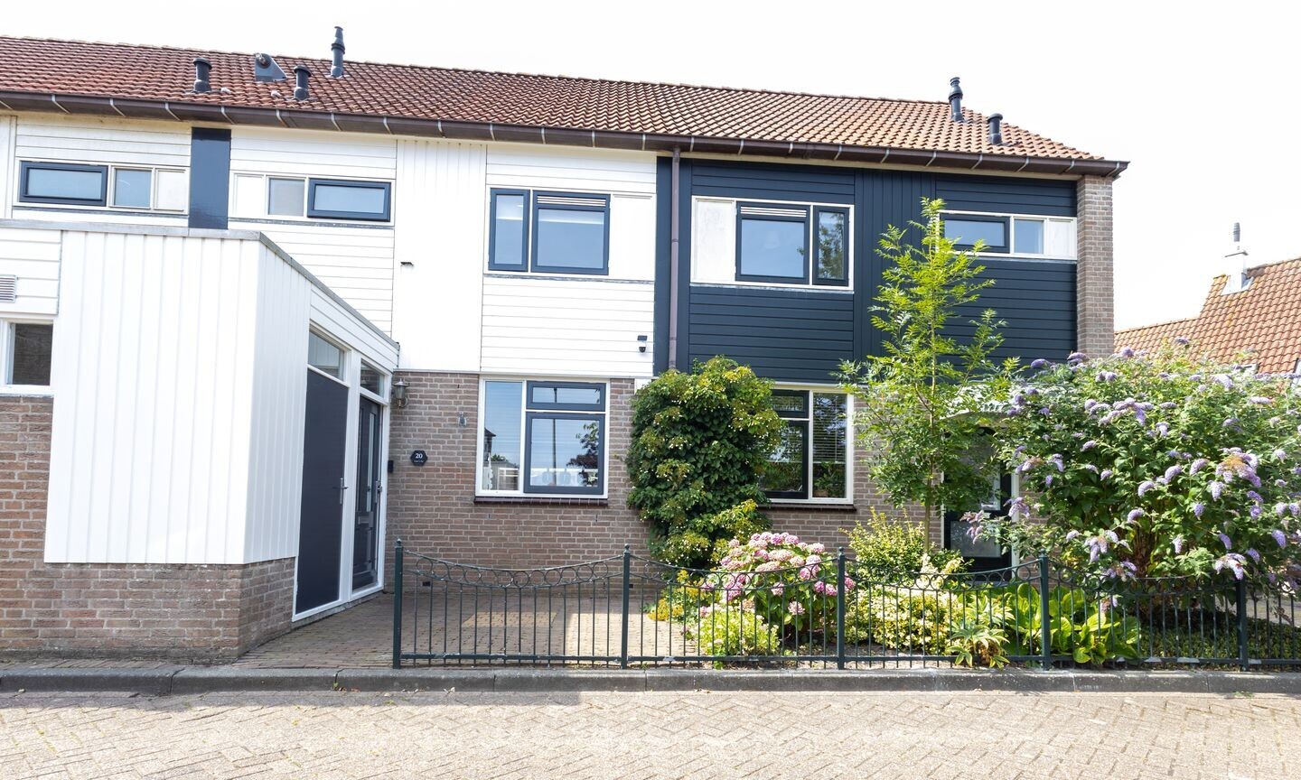 Tussenwoning te koop: Pastoor Velzeboerstraat 20, 'T Zand