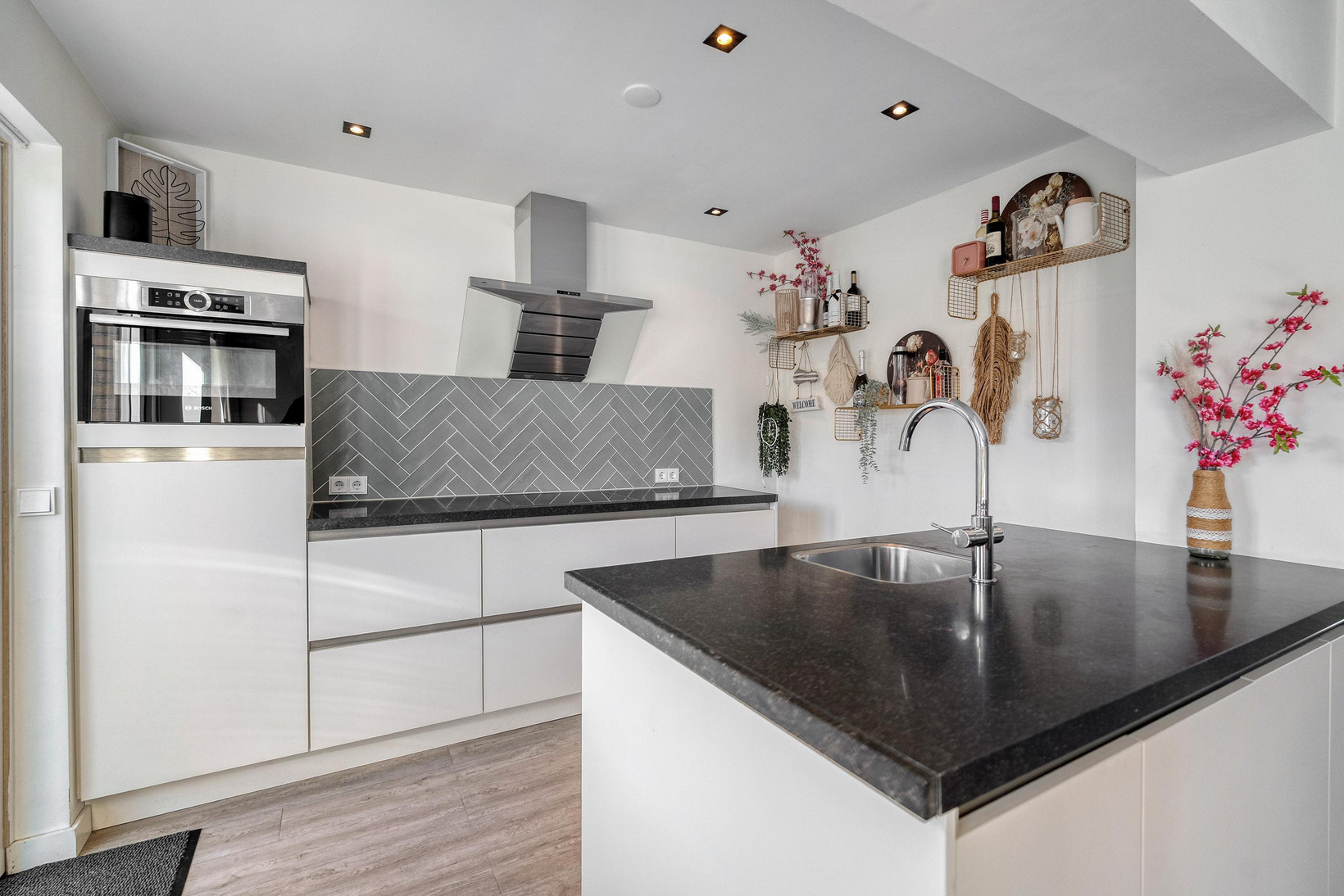 Tussenwoning te koop: Maarten Mooystraat 38, Callantsoog