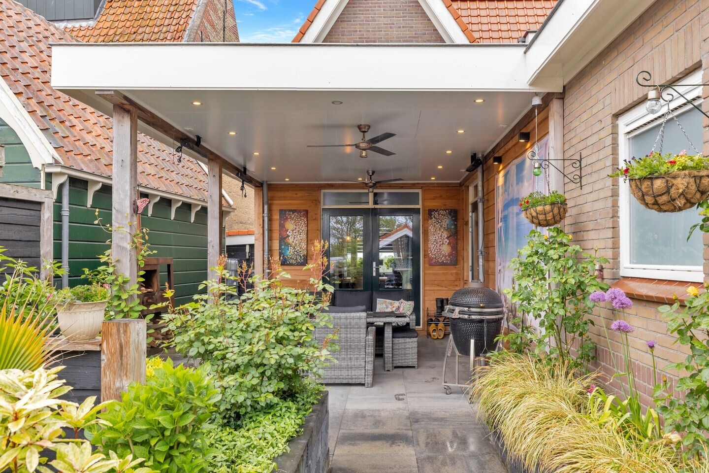 Tussenwoning te koop: Heerenweg 152, Barsingerhorn