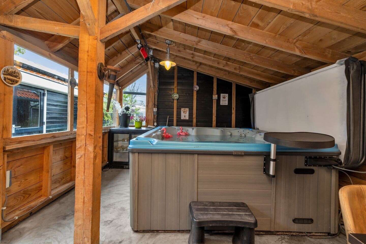 Tussenwoning te koop: Heerenweg 152, Barsingerhorn