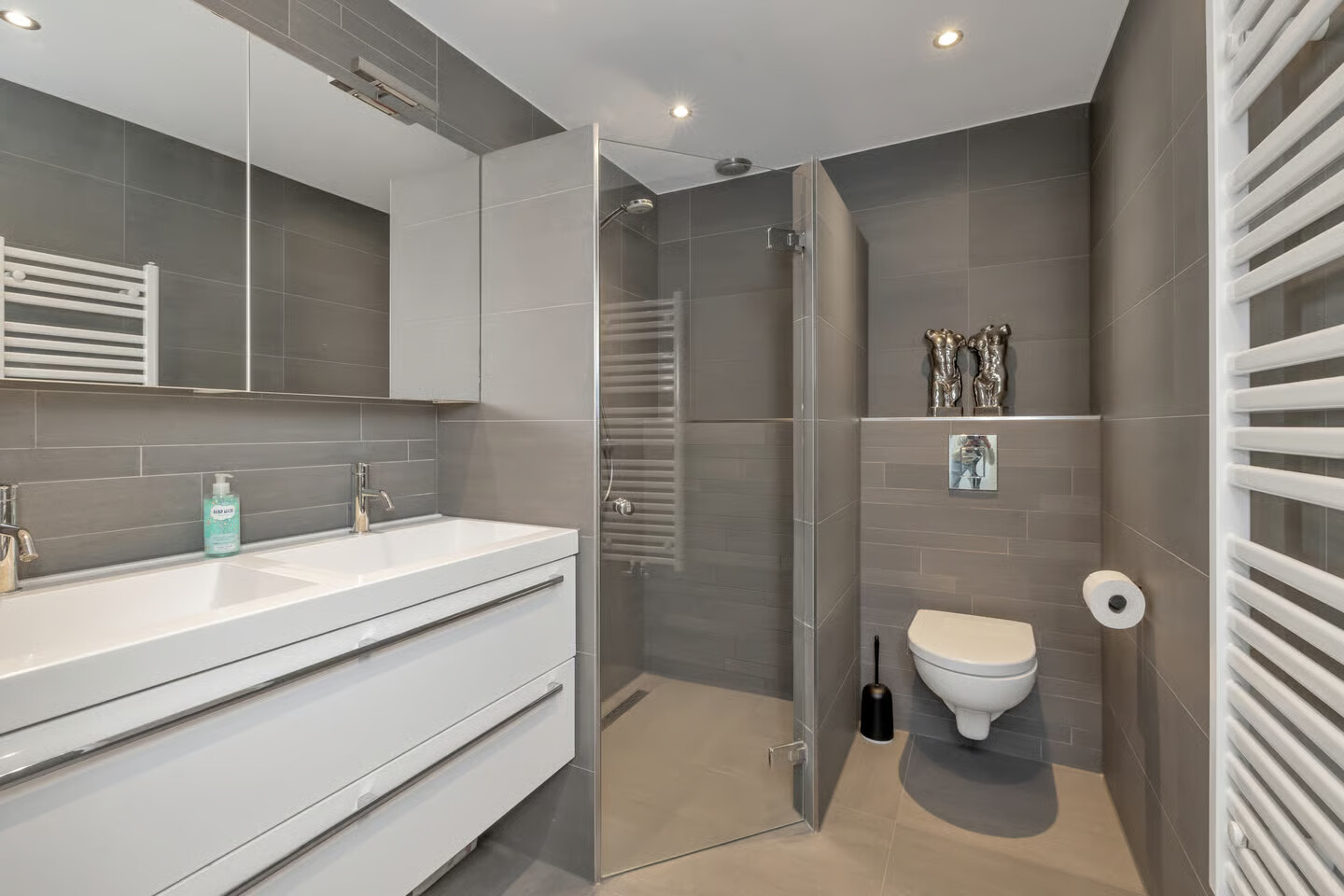 Hoekwoning te koop: Eikenlaan 1, Middenmeer