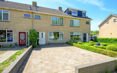 Dokter Hoogkamerlaan 74