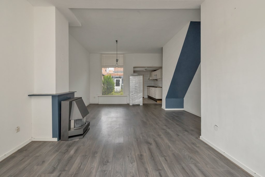 Tussenwoning te koop: Parallelweg 77, Den Helder