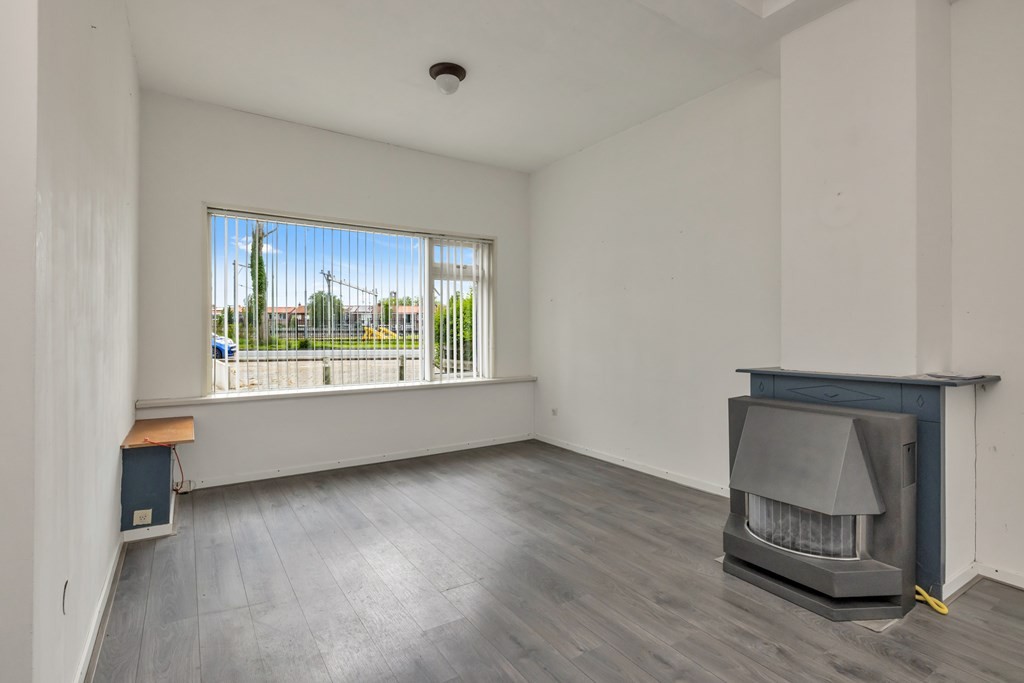 Tussenwoning te koop: Parallelweg 77, Den Helder