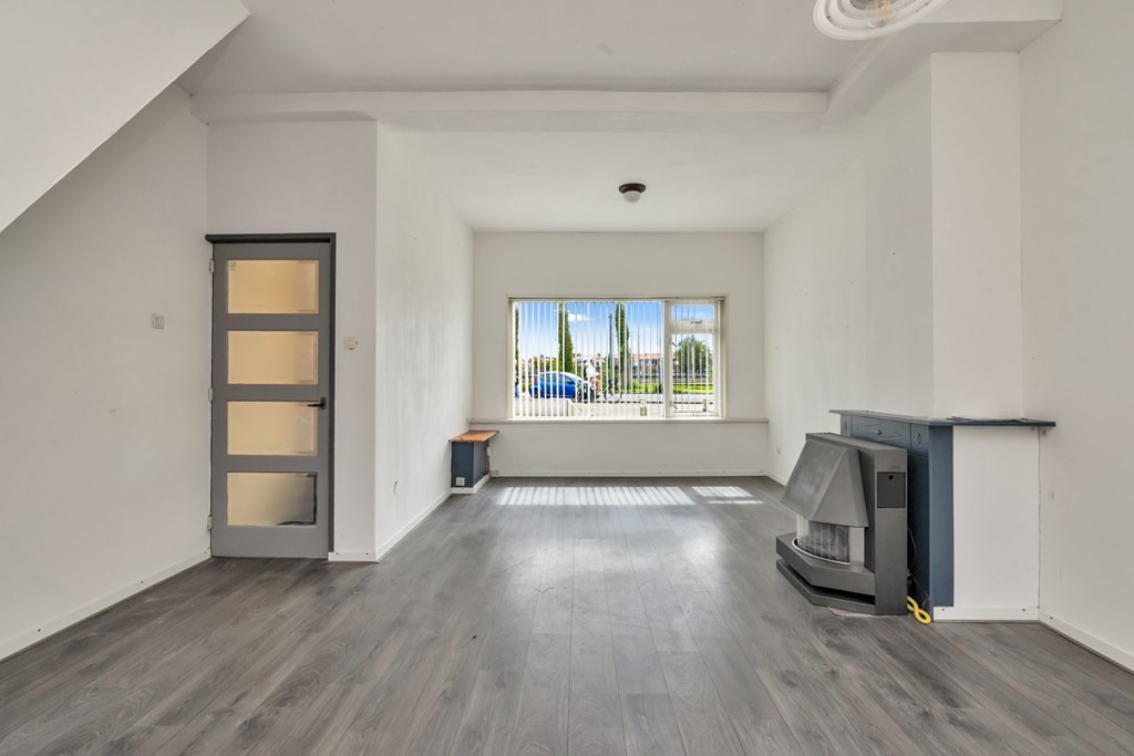 Tussenwoning te koop: Parallelweg 77, Den Helder