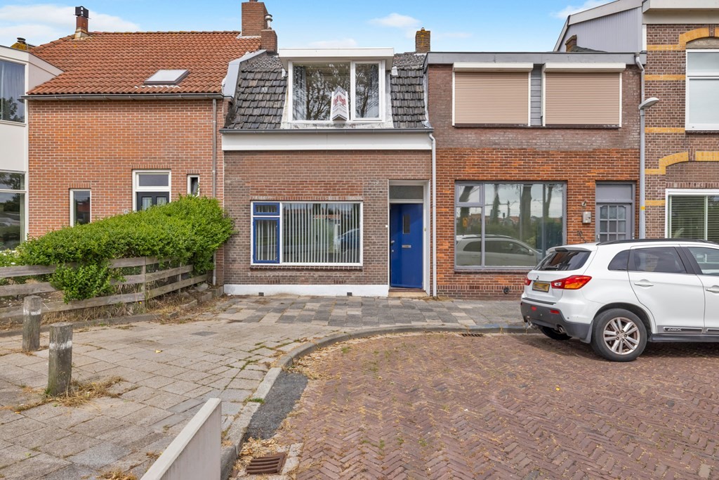 Tussenwoning te koop: Parallelweg 77, Den Helder