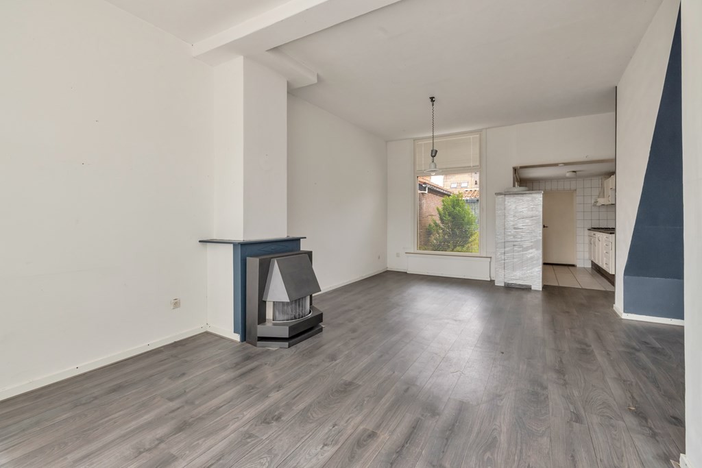 Tussenwoning te koop: Parallelweg 77, Den Helder