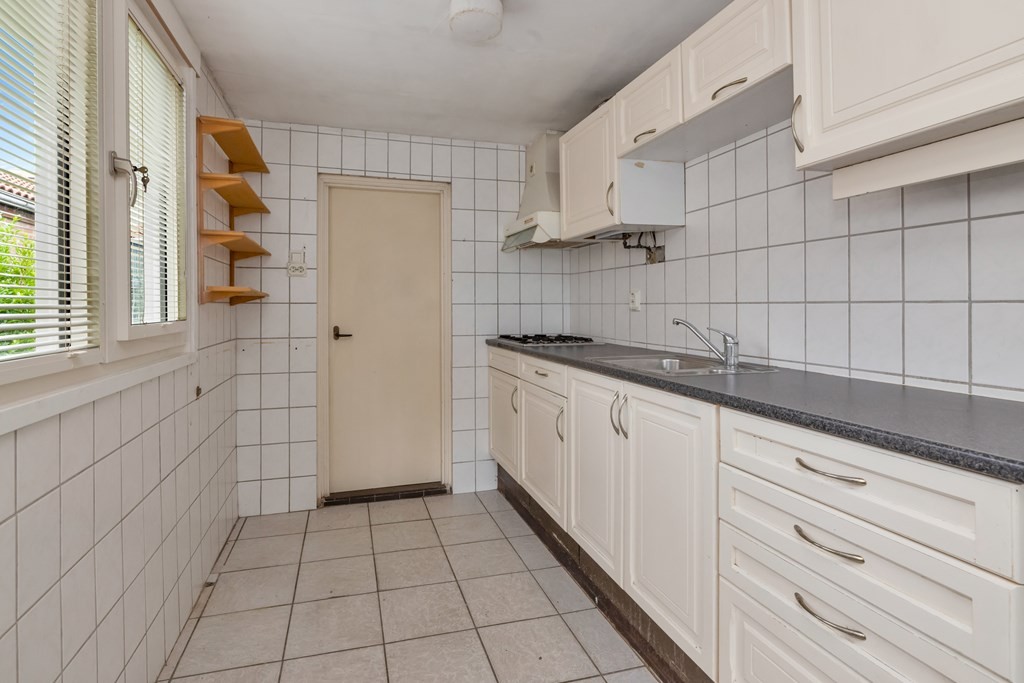Tussenwoning te koop: Parallelweg 77, Den Helder