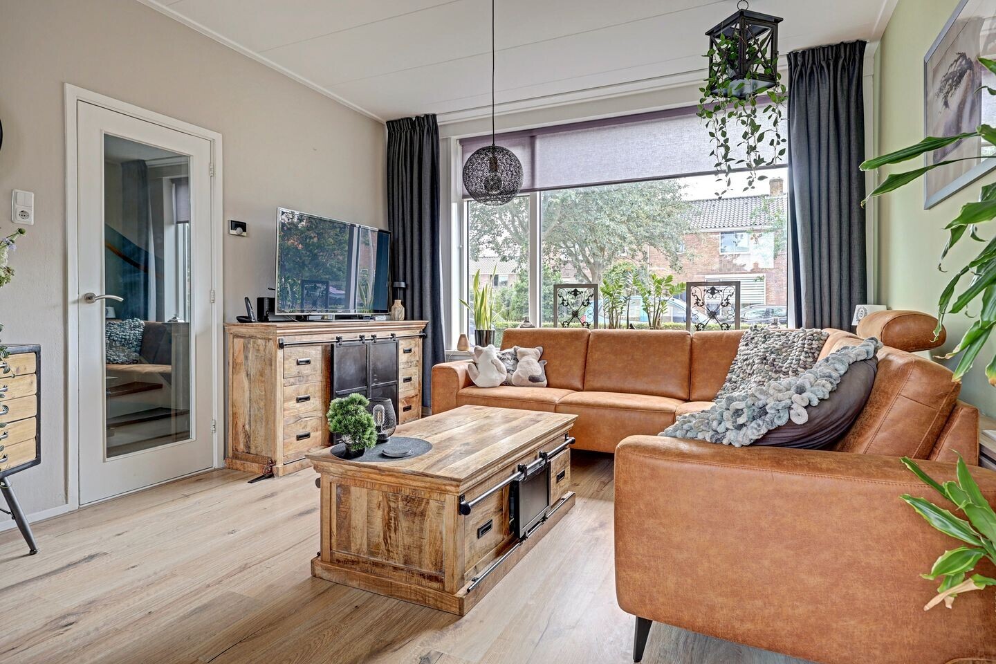 Tussenwoning te koop: Bremstraat 77, Den Helder