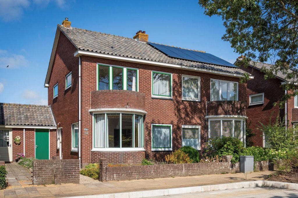 Tussenwoning te koop: Wilhelminalaan 84, Den Burg