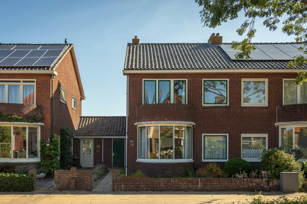 Tussenwoning te koop: Wilhelminalaan 84, Den Burg