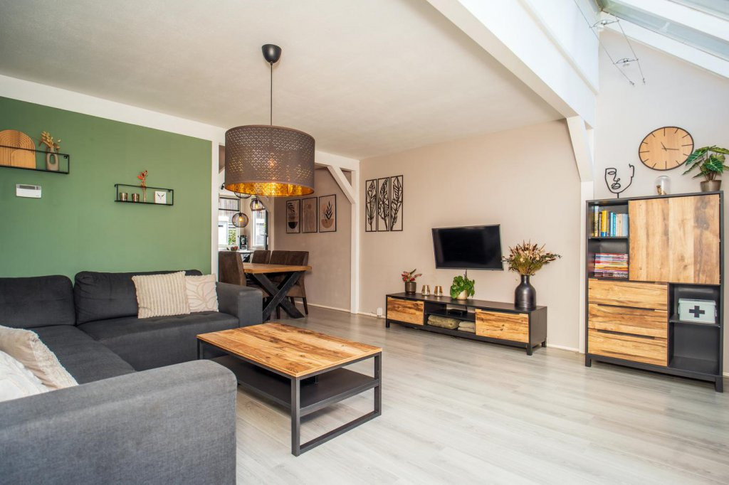 Tussenwoning te koop: Schoudieck 47, Den Burg
