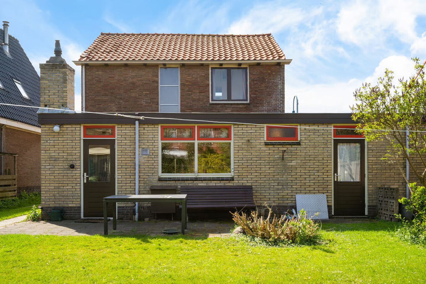 Twee-onder-één-kap te koop: Brink 10, De Koog